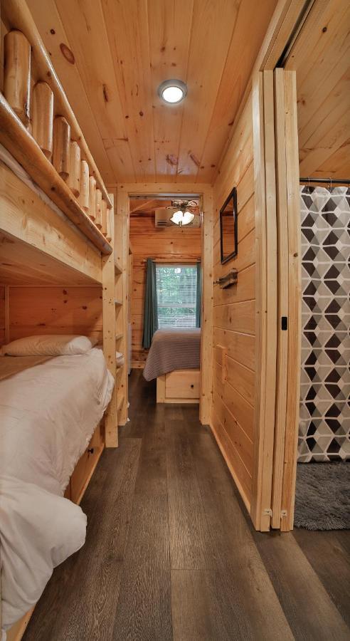 Thomas Cabin Forest Tiny Cabin With Hot Tub Chattanooga Exterior foto