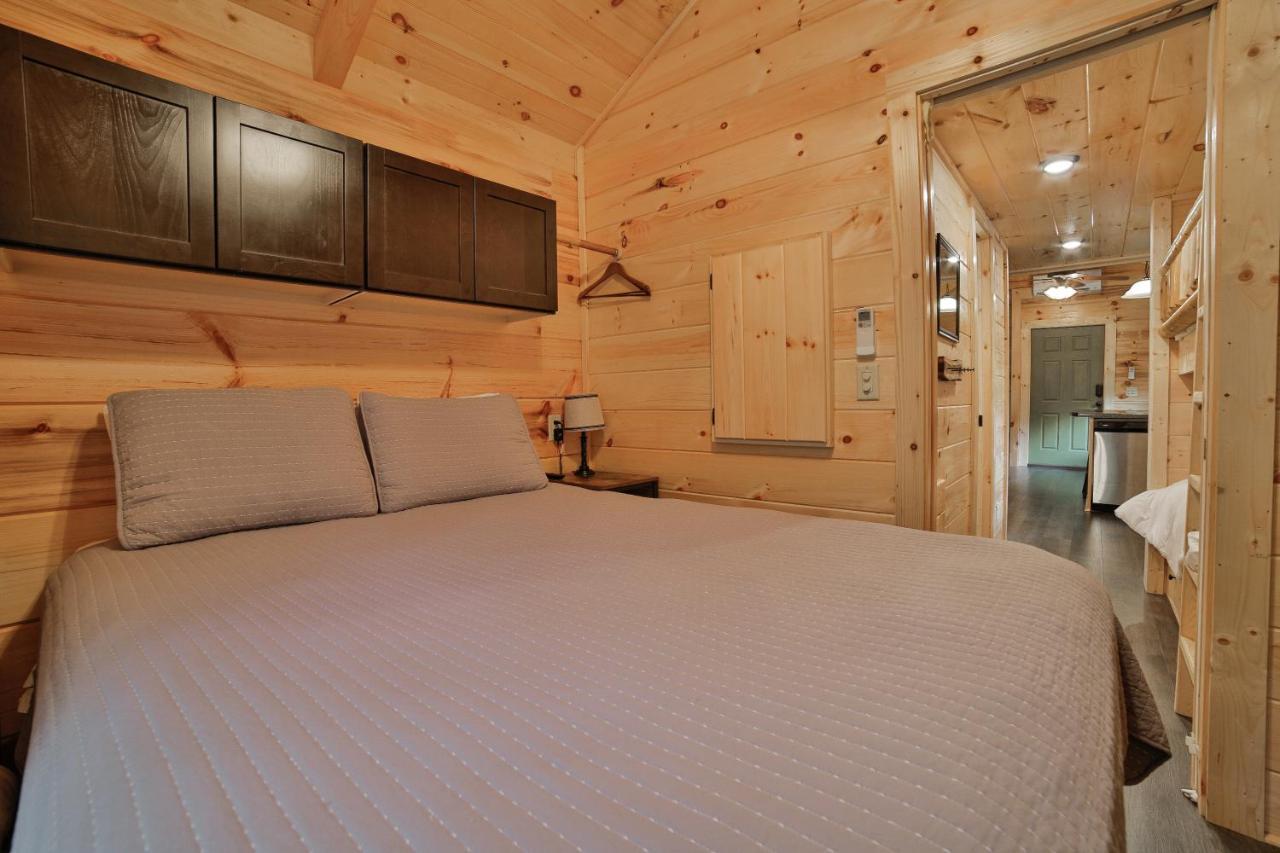 Thomas Cabin Forest Tiny Cabin With Hot Tub Chattanooga Exterior foto