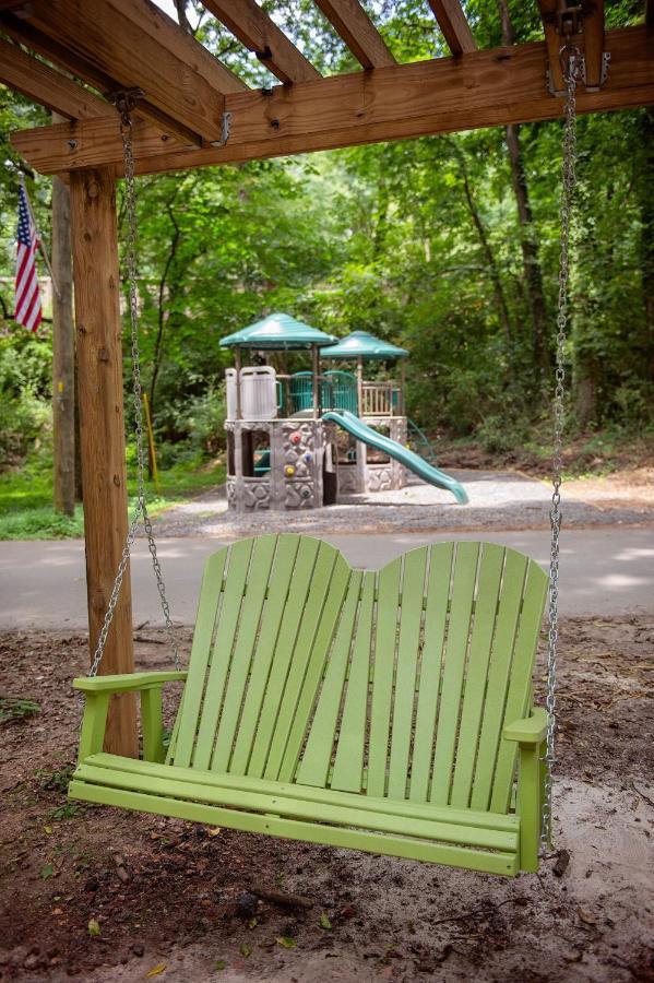 Thomas Cabin Forest Tiny Cabin With Hot Tub Chattanooga Exterior foto